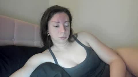 Emily snow online show from 11-26-25, 02:12