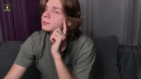 Snapshot of norules_x chatting on 11-18-25, 05:01 EZRA online show from 11-18-25, 05:01