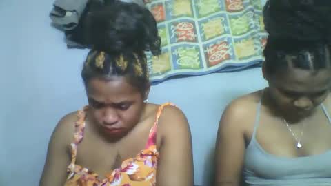 nosminah01 online show from 09-13-25, 05:02