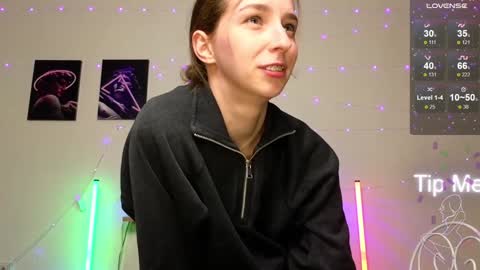 Hello My name is Helene NTMU  Finger up if u like what u see online show from 02-05-25, 05:09