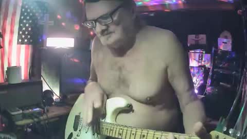 notflamingfart online show from 10-21-25, 04:35