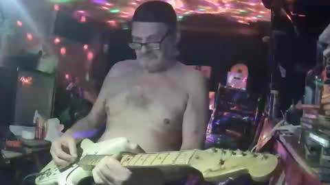 notflamingfart online show from 01-11-26, 12:04