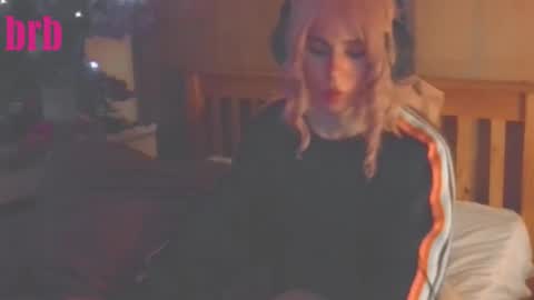 Lucy online show from 10-17-25, 01:31