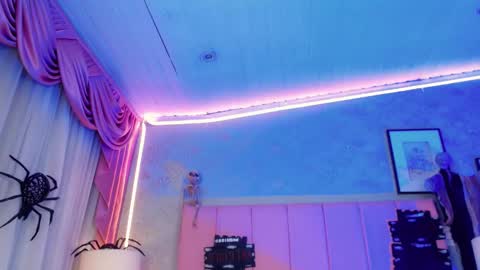 nova_ross online show from 10-25-25, 08:25