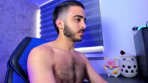 Snapshot of novacry chatting on 10-08-25, 12:14 Nova online show from 10-08-25, 12:14