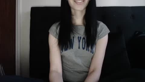 Olivia online show from 11-17-25, 01:06