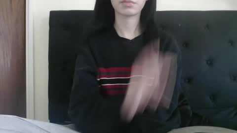 Olivia online show from 04-17-26, 04:43