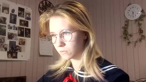 Snapshot of novellahartig chatting on 02-17-26, 02:24 Sari It is my first day online show from 02-17-26, 02:24