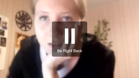 Snapshot of novellahartig chatting on 03-10-26, 03:17 Sari It is my first day online show from 03-10-26, 03:17