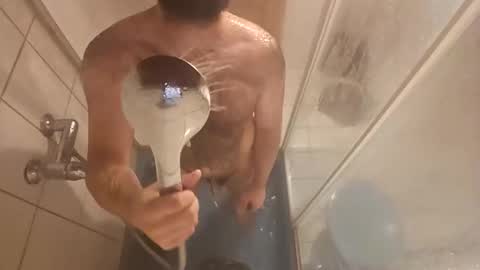 Snapshot of nudechiller chatting on 10-08-25, 08:06 Vinz... online show from 10-08-25, 08:06