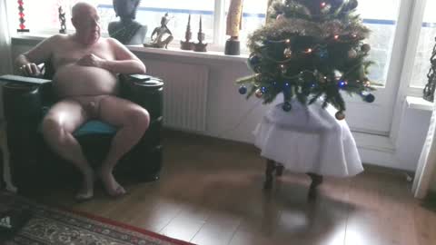 Snapshot of nudejohn chatting on 12-27-24, 10:45 Nudejohn online show from 12-27-24, 10:45