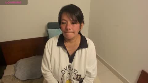 Snapshot of nuit_rose chatting on 01-08-25, 01:32 nuit_rose online show from 01-08-25, 01:32