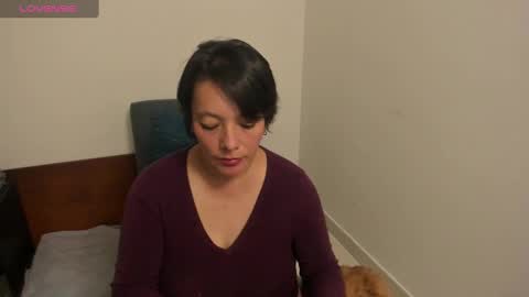 Snapshot of nuit_rose chatting on 01-25-25, 02:15 nuit_rose online show from 01-25-25, 02:15