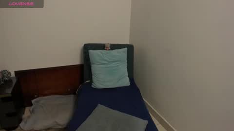 Snapshot of nuit_rose chatting on 02-07-25, 12:42 nuit_rose online show from 02-07-25, 12:42