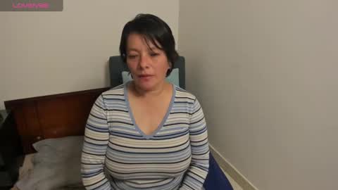 Snapshot of nuit_rose chatting on 02-07-25, 06:45 nuit_rose online show from 02-07-25, 06:45