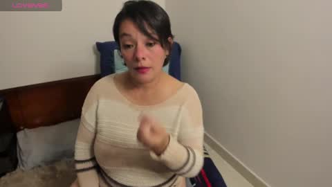 Snapshot of nuit_rose chatting on 02-19-25, 12:57 nuit_rose online show from 02-19-25, 12:57