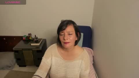 Snapshot of nuit_rose chatting on 09-17-25, 01:51 nuit_rose online show from 09-17-25, 01:51