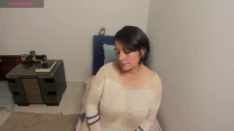 Snapshot of nuit_rose chatting on 09-30-25, 01:43 nuit_rose online show from 09-30-25, 01:43