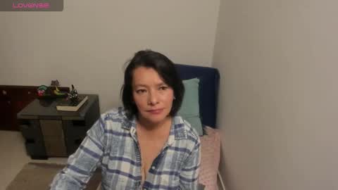 Snapshot of nuit_rose chatting on 10-11-25, 02:33 nuit_rose online show from 10-11-25, 02:33