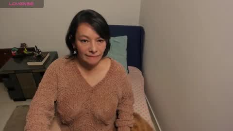 Snapshot of nuit_rose chatting on 10-17-25, 02:15 nuit_rose online show from 10-17-25, 02:15