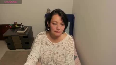 Snapshot of nuit_rose chatting on 10-18-25, 02:14 nuit_rose online show from 10-18-25, 02:14