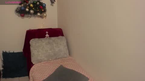 nuit_rose online show from 12-22-25, 02:30