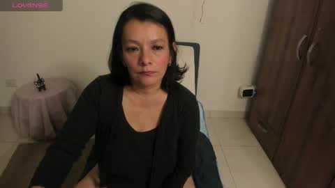 nuit_rose online show from 04-27-26, 01:36