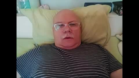 nukiss online show from 09-18-25, 12:18