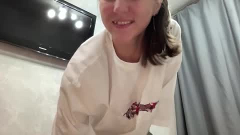 Snapshot of nursedoll chatting on 09-09-25, 04:06 Ema online show from 09-09-25, 04:06