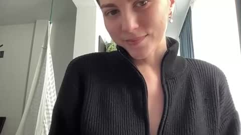 Snapshot of nursedoll chatting on 10-18-25, 06:05 Ema online show from 10-18-25, 06:05