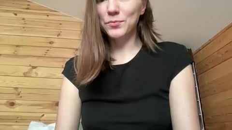 Snapshot of nursedoll chatting on 11-05-25, 06:13 Ema online show from 11-05-25, 06:13