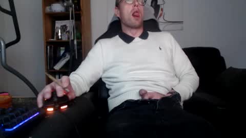 nursefan online show from 10-30-25, 04:19