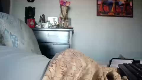 KN online show from 10-20-25, 07:03