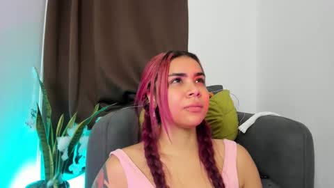 Nia online show from 10-20-25, 02:01