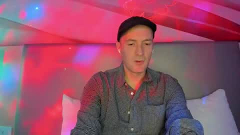 Snapshot of nyhudsonvalleyfun chatting on 12-04-25, 07:22 HudsonValleyNYfun online show from 12-04-25, 07:22