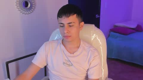 Snapshot of nyko_ds chatting on 11-14-25, 04:33 nyko_ds online show from 11-14-25, 04:33