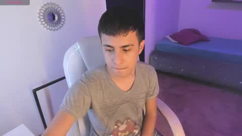 Snapshot of nyko_ds chatting on 11-21-25, 04:33 nyko_ds online show from 11-21-25, 04:33