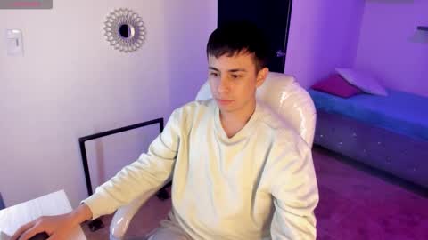 Snapshot of nyko_ds chatting on 11-27-25, 04:25 nyko_ds online show from 11-27-25, 04:25