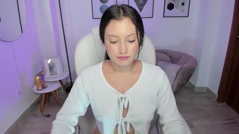 nylaa_rose online show from 10-17-25, 07:05