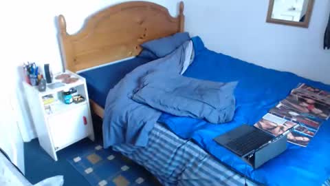 Snapshot of nylon_natalie chatting on 10-15-25, 09:31 nylon natalie-tranny online show from 10-15-25, 09:31