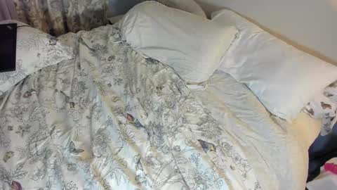 Snapshot of nylon_sissy_steffi chatting on 09-28-25, 12:05 Nylon Italian online show from 09-28-25, 12:05