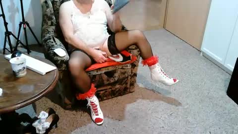 Snapshot of nyloniasau chatting on 01-11-25, 02:36 Strumpfhose online show from 01-11-25, 02:36