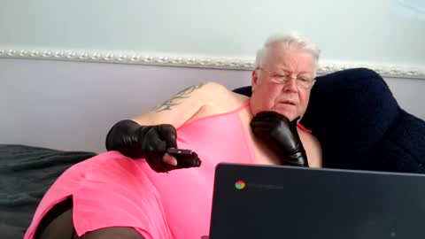 Snapshot of nylonlegs69 chatting on 05-18-26, 04:46 stockings suspenders mad online show from 05-18-26, 04:46
