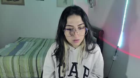 Snapshot of nymph_frida chatting on 02-28-25, 12:09 Frida online show from 02-28-25, 12:09