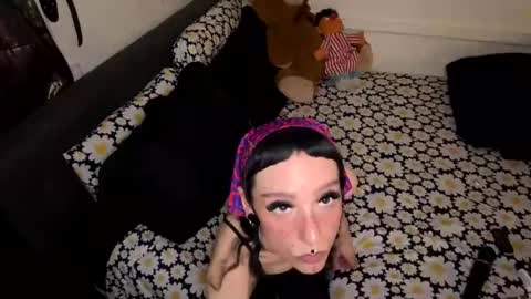 Snapshot of nymphaeaorion chatting on 03-04-25, 02:06 Nymphaea online show from 03-04-25, 02:06