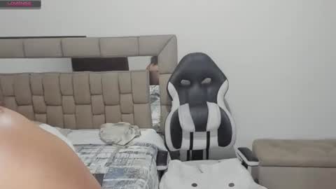 Snapshot of nyomi_browm chatting on 01-23-25, 12:35 nyomi browm online show from 01-23-25, 12:35