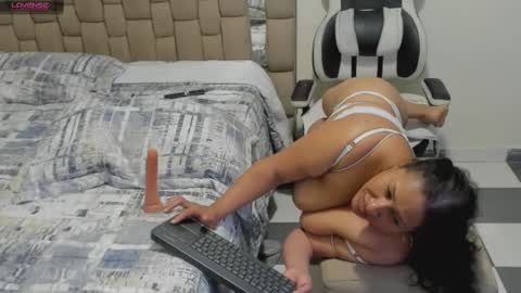 Snapshot of nyomi_browm chatting on 01-25-25, 10:28 nyomi browm online show from 01-25-25, 10:28