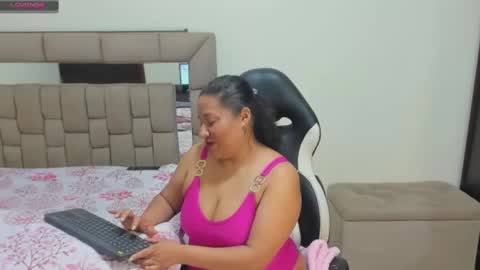 Snapshot of nyomi_browm chatting on 02-16-25, 04:31 nyomi browm online show from 02-16-25, 04:31