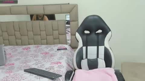 Snapshot of nyomi_browm chatting on 02-20-25, 04:07 nyomi browm online show from 02-20-25, 04:07