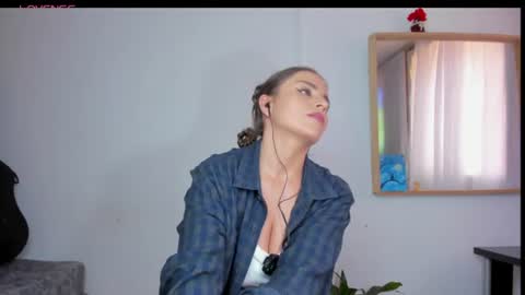 Laura nyu online show from 06-11-26, 07:01